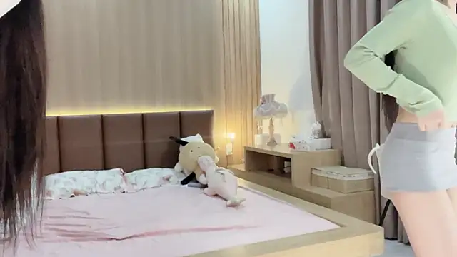 Jennie Spa online show from 12/30/24, 03:34