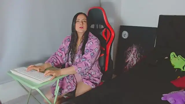 Noamartin  online show from 03/08/26, 12:27