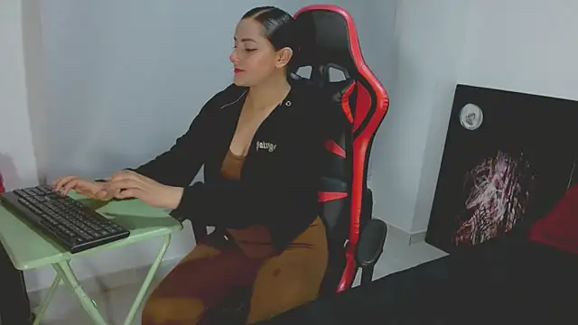 Noamartin  online show from 04/14/26, 01:10