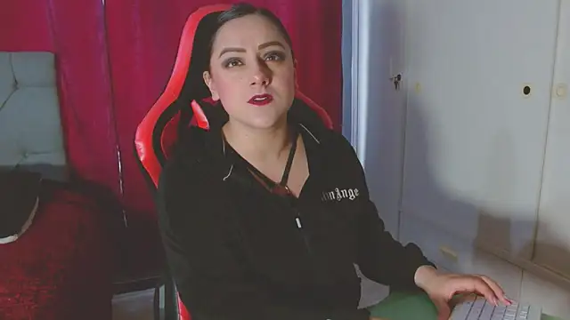 Noamartin  online show from 12/02/25, 10:11