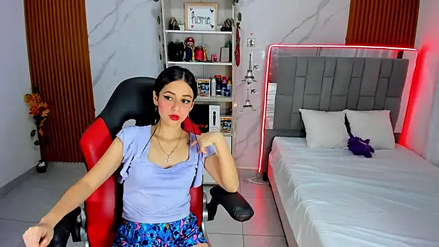 HannaSexyy online show from 11/18/25, 01:43