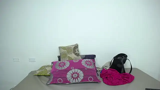 Snapshot of CrushOnMe_ chatting on 02/05/26, 06:09 CrushOnMe online show from 02/05/26, 06:09