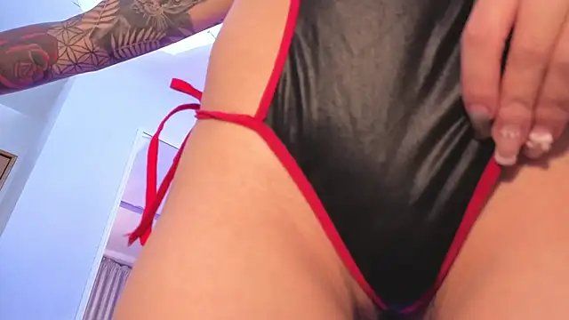 sarah cruzz  online show from 04/10/26, 02:29