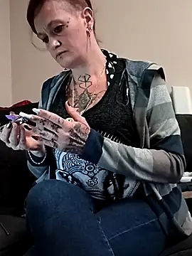 renegade vyxxen online show from 12/14/25, 04:34