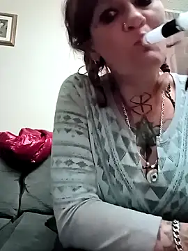 renegade vyxxen online show from 11/24/25, 04:23