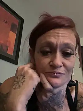 renegade vyxxen online show from 02/11/25, 12:15