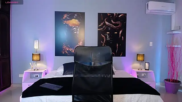 JasmineCampbell  online show from 10/24/25, 08:30