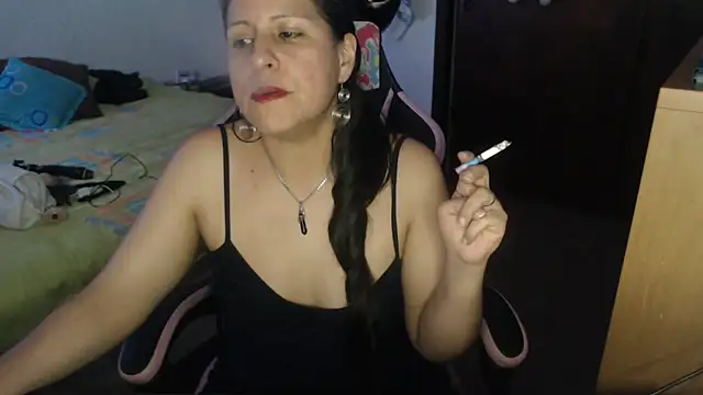 Snapshot of LucifernandaSw chatting on 04/28/26, 02:27 LucifernandaSw online show from 04/28/26, 02:27