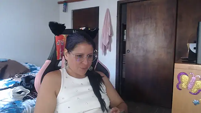 Snapshot of LucifernandaSw chatting on 06/11/26, 09:23 LucifernandaSw online show from 06/11/26, 09:23
