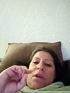 Snapshot of LucifernandaSw chatting on 05/17/26, 10:48 LucifernandaSw online show from 05/17/26, 10:48