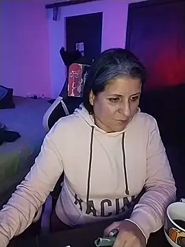 Snapshot of LucifernandaSw chatting on 05/20/26, 04:42 LucifernandaSw online show from 05/20/26, 04:42