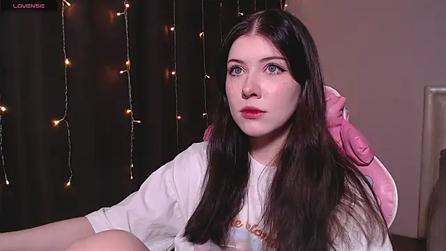 Snapshot of CutieTori chatting on 02/15/25, 09:38 CutieTori online show from 02/15/25, 09:38