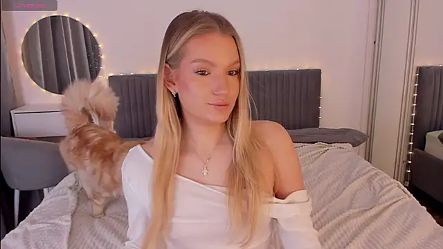 CassieRayss online show from 01/12/26, 06:42