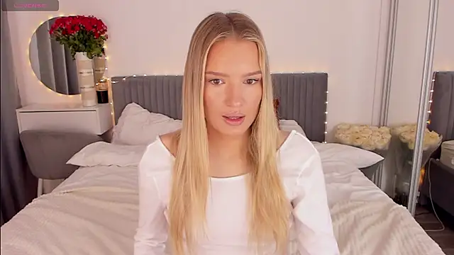 CassieRayss online show from 03/25/26, 12:15