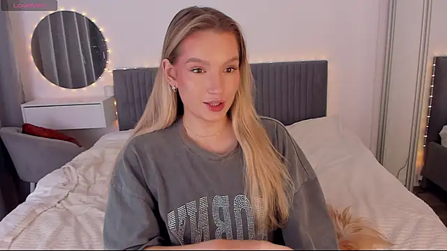 CassieRayss online show from 12/17/25, 07:46