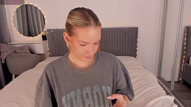 CassieRayss online show from 04/16/26, 08:59