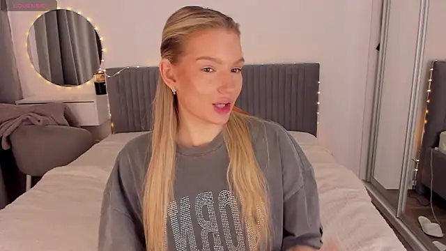 CassieRayss online show from 04/15/26, 09:04