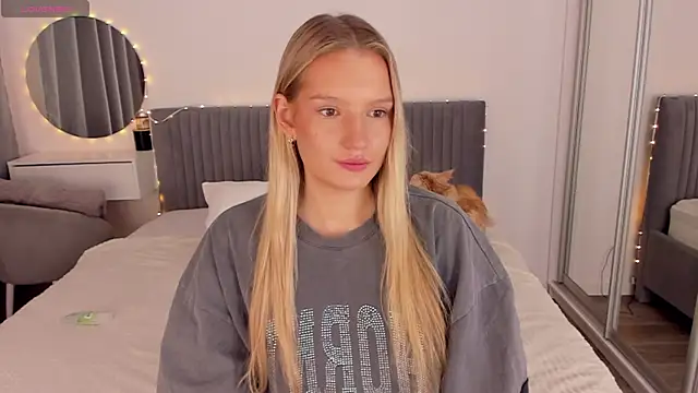 CassieRayss online show from 04/13/26, 11:14