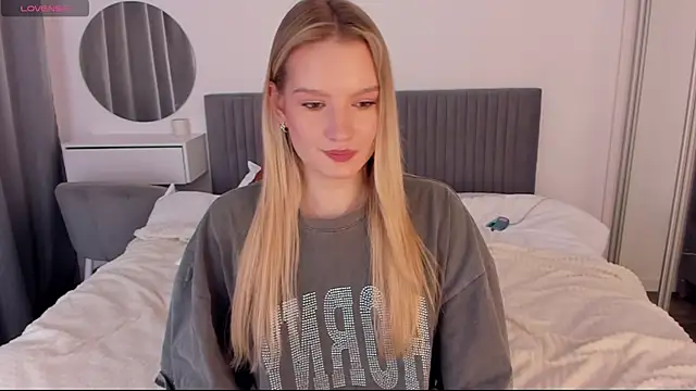 CassieRayss online show from 11/16/25, 11:04