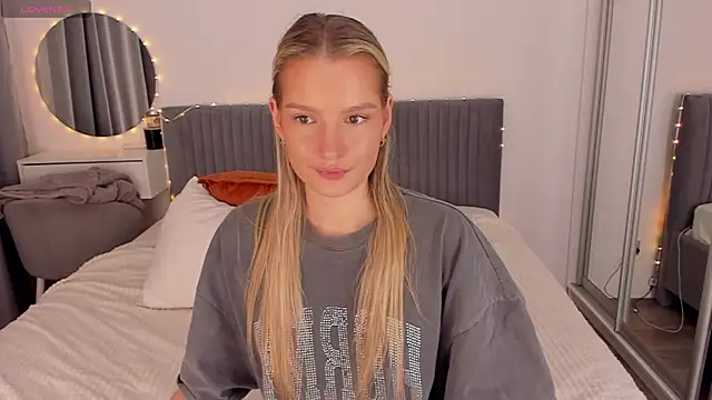 CassieRayss online show from 04/14/26, 02:44