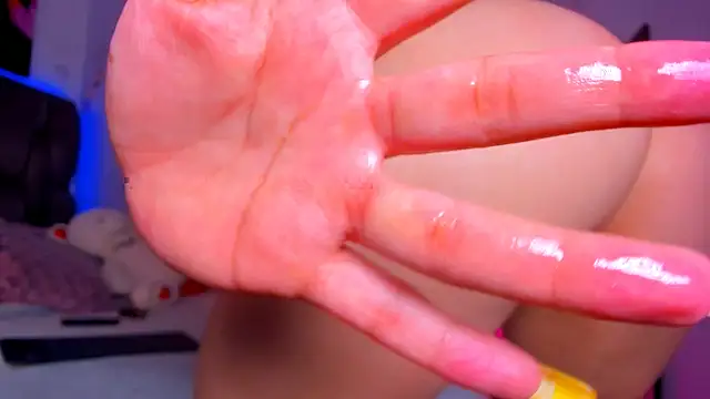 camilawhite   online show from 04/01/26, 04:37