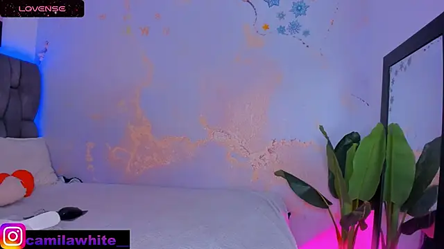 Snapshot of camilawhite__ chatting on 02/17/25, 07:55 camilawhite online show from 02/17/25, 07:55