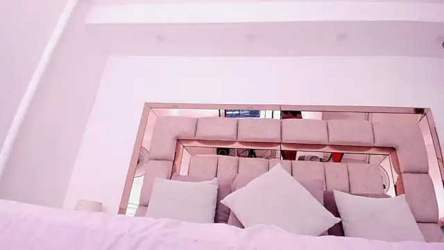 emma castilloo online show from 04/08/26, 10:44