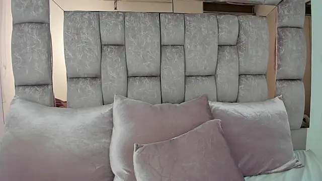 emma castilloo online show from 04/14/26, 10:48