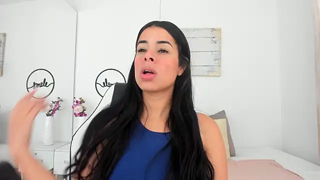 emma castilloo online show from 03/03/25, 12:50