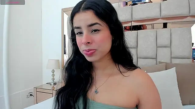 emma castilloo online show from 11/17/25, 09:52