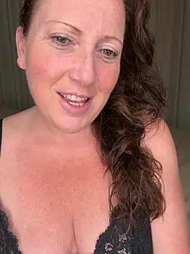 xsexycurvymilf online show from 05/06/26, 03:05