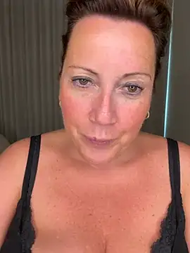 xsexycurvymilf online show from 07/28/26, 01:54
