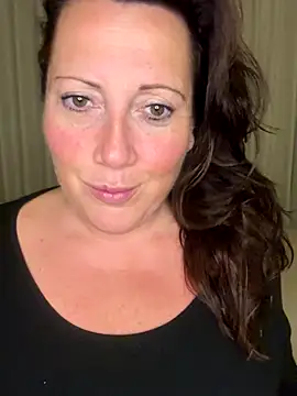 Snapshot of xsexycurvymilf chatting on 10/02/25, 06:22 xsexycurvymilf online show from 10/02/25, 06:22