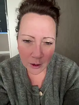 Snapshot of xsexycurvymilf chatting on 01/29/25, 10:37 xsexycurvymilf online show from 01/29/25, 10:37