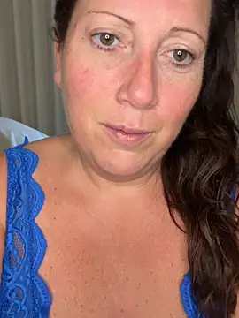 Snapshot of xsexycurvymilf chatting on 09/22/25, 02:12 xsexycurvymilf online show from 09/22/25, 02:12