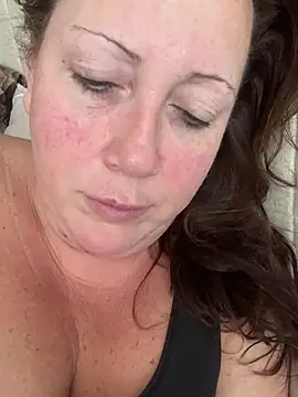 Snapshot of xsexycurvymilf chatting on 03/18/25, 07:01 xsexycurvymilf online show from 03/18/25, 07:01