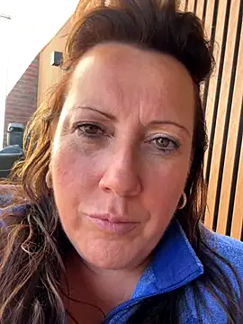 Snapshot of xsexycurvymilf chatting on 09/30/25, 11:27 xsexycurvymilf online show from 09/30/25, 11:27