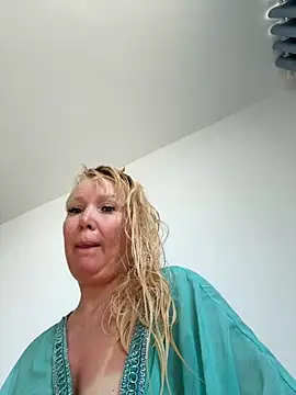 EmmaInLove23 online show from 11/05/25, 02:36