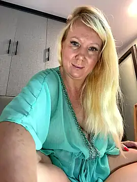 EmmaInLove23 online show from 01/10/26, 02:18