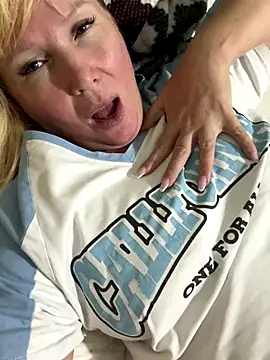 EmmaInLove23 online show from 11/09/25, 02:21