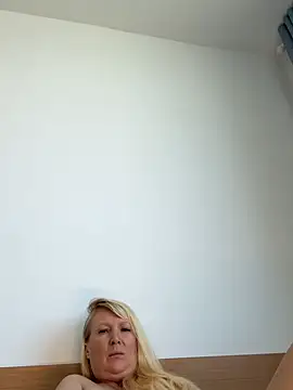 EmmaInLove23 online show from 02/21/26, 05:31