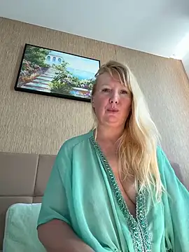 EmmaInLove23 online show from 06/10/26, 12:56