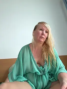 EmmaInLove23 online show from 03/10/26, 02:37