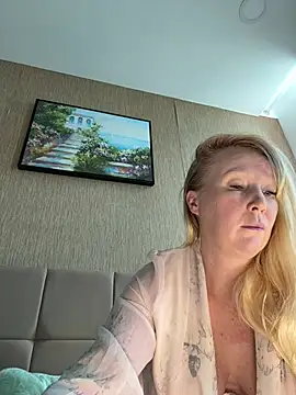 EmmaInLove23 online show from 07/15/26, 01:45