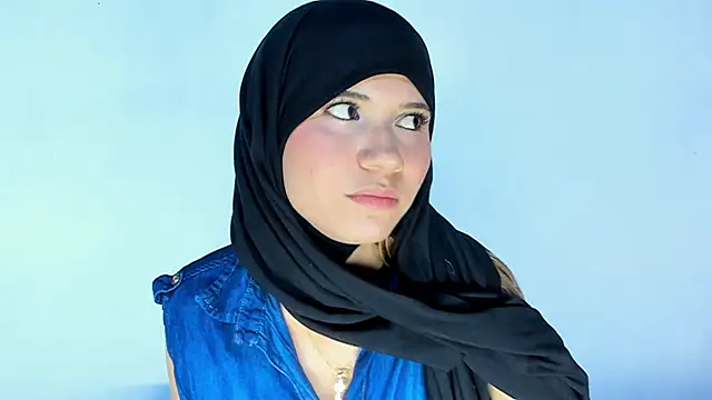 Snapshot of hanaa_18 chatting on 01/19/25, 02:36 hanaa 18 online show from 01/19/25, 02:36