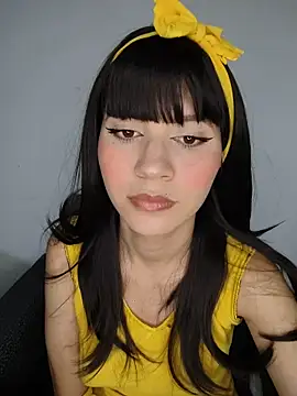 Snapshot of hanaa_18 chatting on 12/23/25, 05:07 hanaa 18 online show from 12/23/25, 05:07