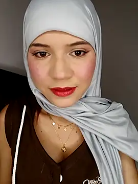 Snapshot of hanaa_18 chatting on 03/08/25, 10:24 hanaa 18 online show from 03/08/25, 10:24