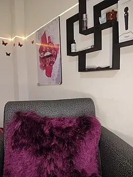 hanaa 18 online show from 11/11/25, 02:28