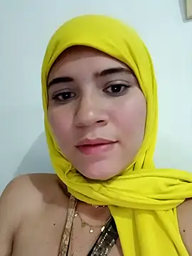 Snapshot of hanaa_18 chatting on 02/23/25, 01:13 hanaa 18 online show from 02/23/25, 01:13