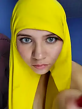 Snapshot of hanaa_18 chatting on 12/06/24, 05:25 hanaa 18 online show from 12/06/24, 05:25